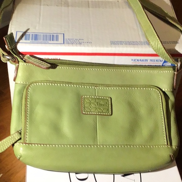 New without tags fossil leather Crossbody bag This handbag...